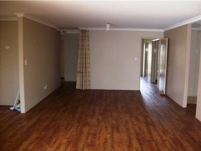 7 Kooyar Bend, Dalyellup WA 6230