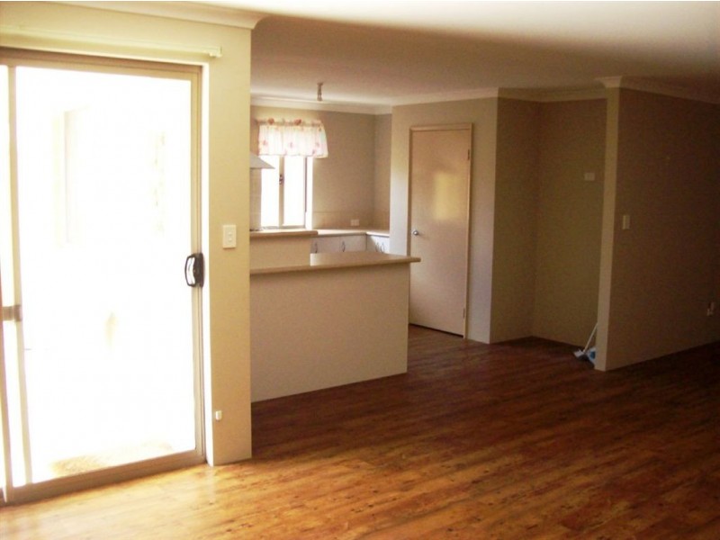 7 Kooyar Bend, Dalyellup WA 6230