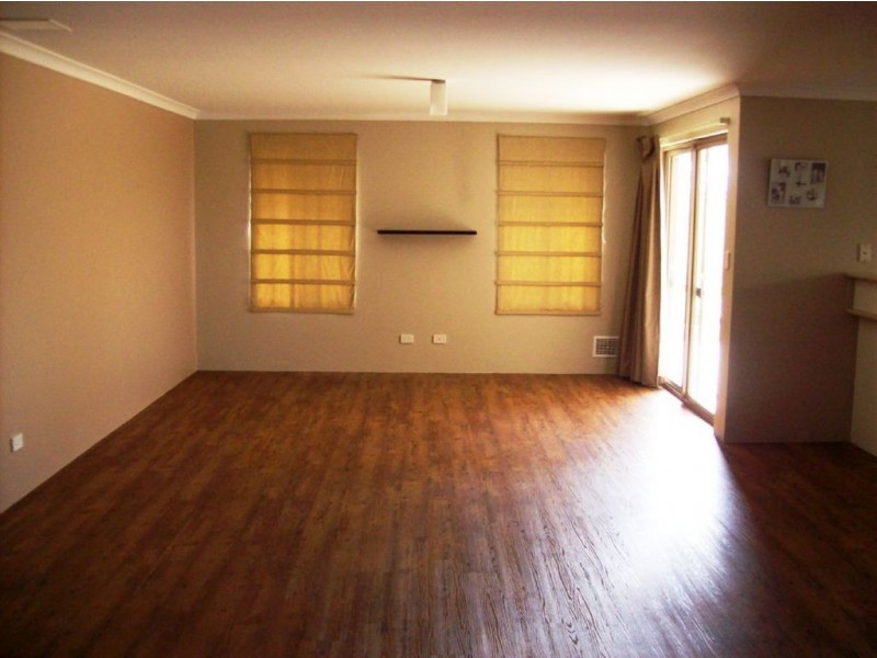 7 Kooyar Bend, Dalyellup WA 6230