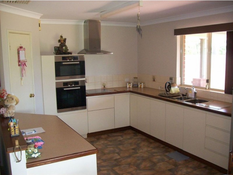 2 Frost Way, Eaton WA 6232
