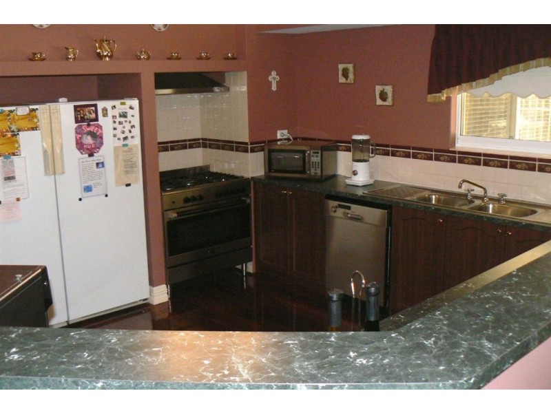 2 Pimelia Road, Glen Iris WA 6230