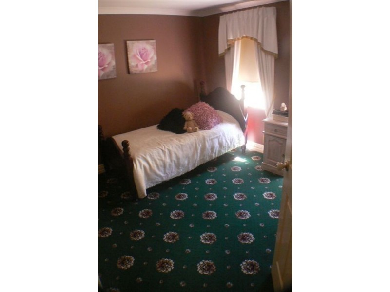 2 Pimelia Road, Glen Iris WA 6230