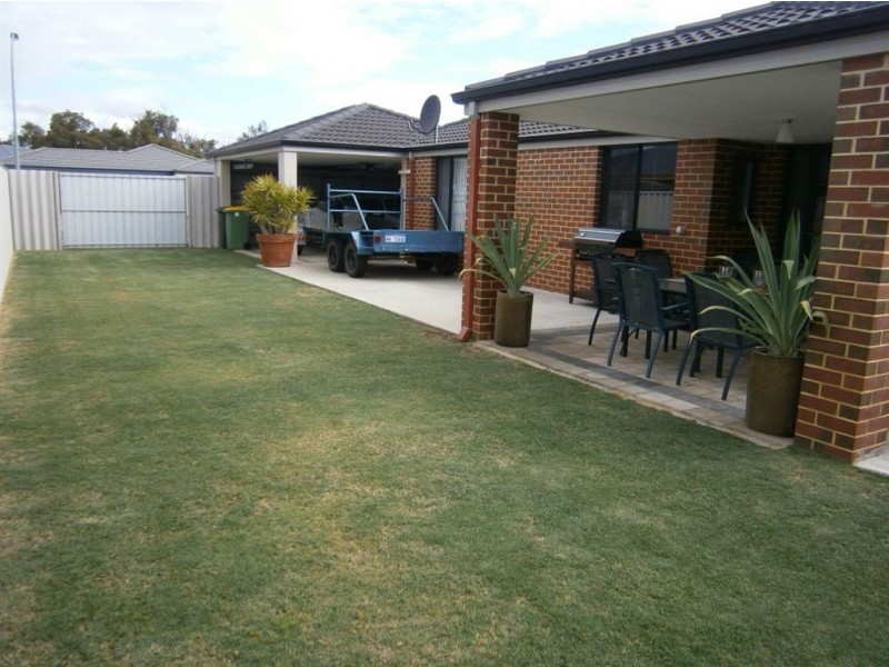 11 Kowari Way, Australind WA 6233