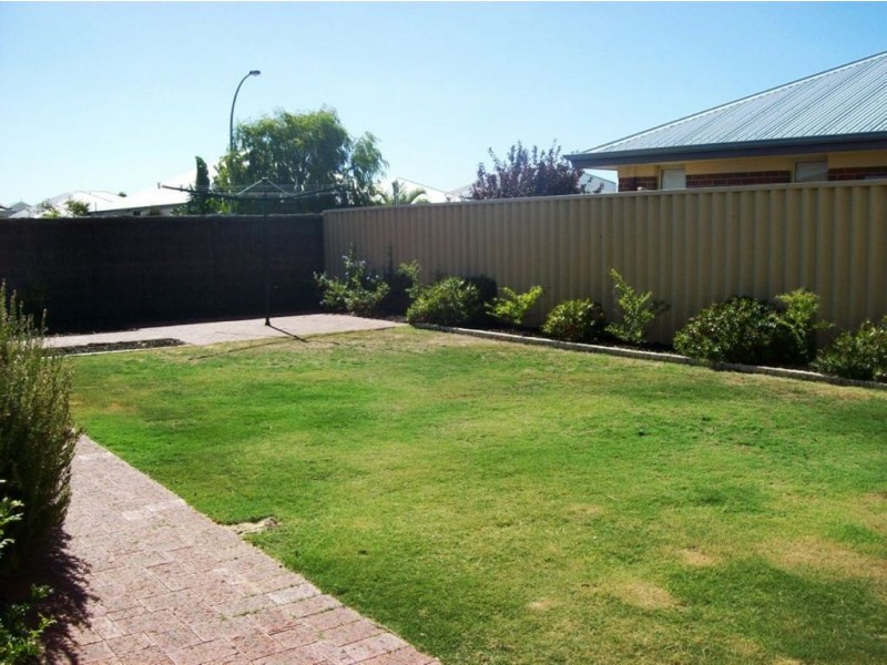 32 Chisholm Road, Dalyellup WA 6230