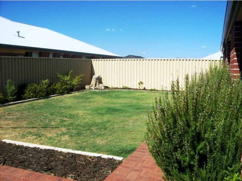 32 Chisholm Road, Dalyellup WA 6230