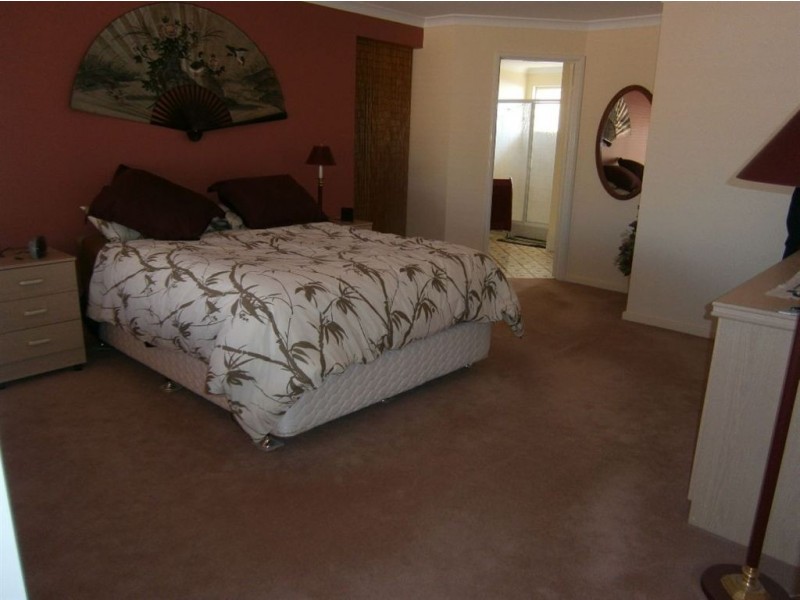 7 Cormo Court, Eaton WA 6232