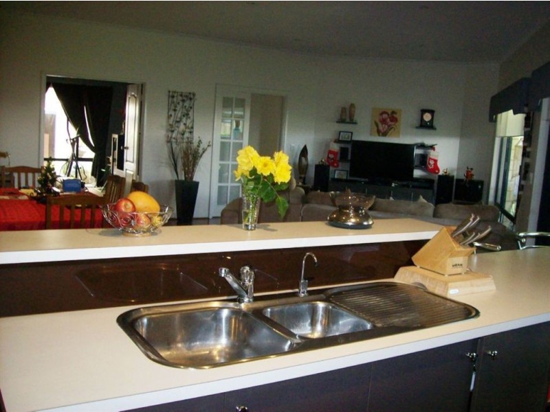 14 Lawson Rd, Dalyellup WA 6230