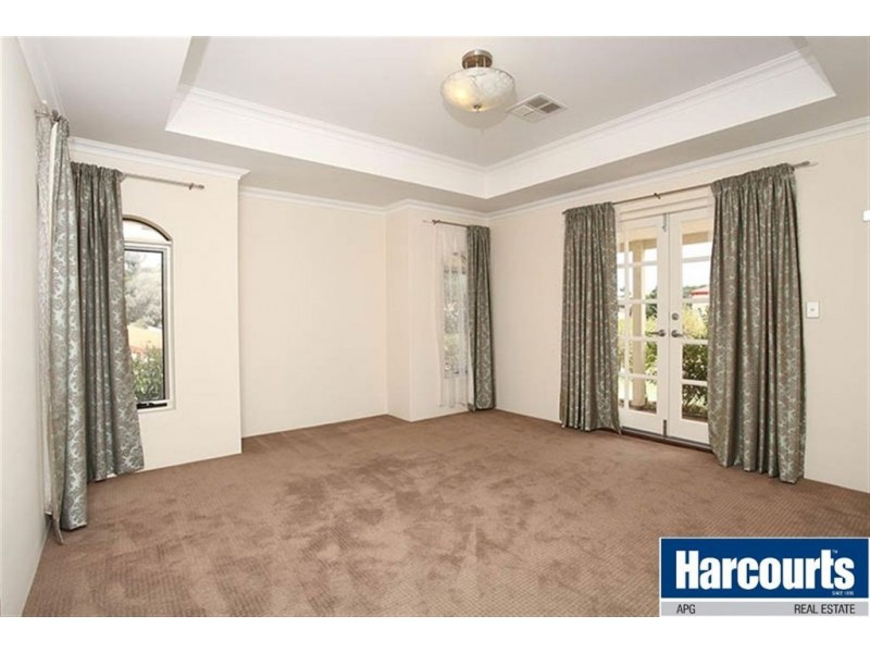 45 Winthrop Avenue, College Grove WA 6230