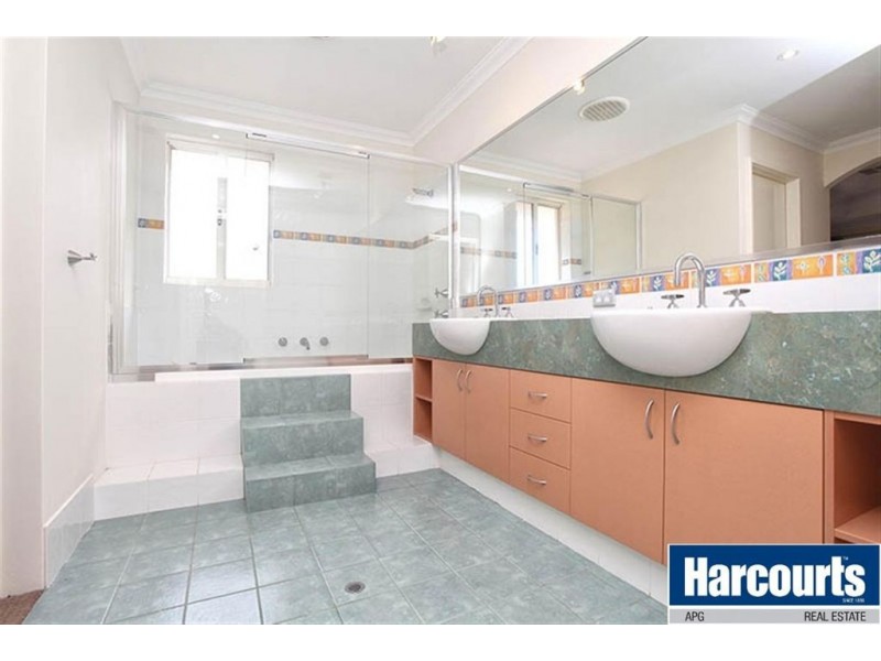 45 Winthrop Avenue, College Grove WA 6230