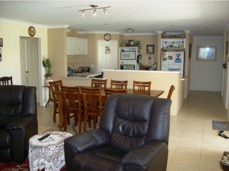 107 Hornibrook Road, Dalyellup WA 6230