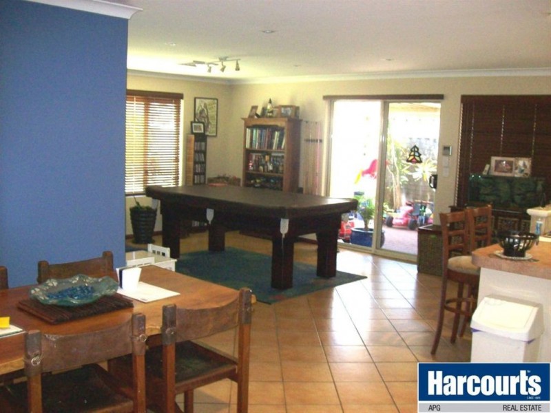 9 Pembroke Street, College Grove WA 6230