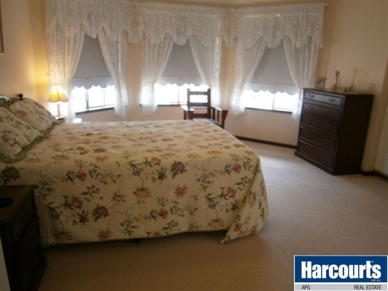 70 Chapple Drive, Australind WA 6233