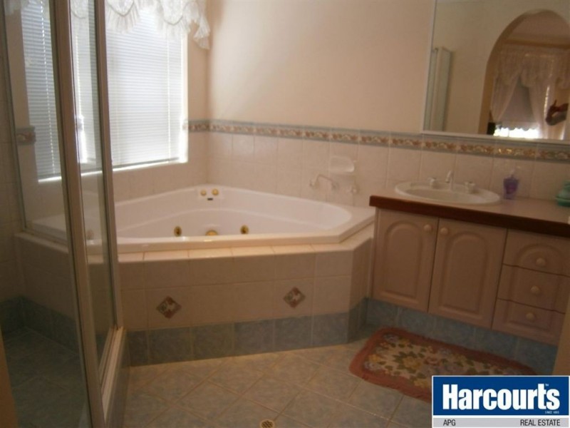 70 Chapple Drive, Australind WA 6233