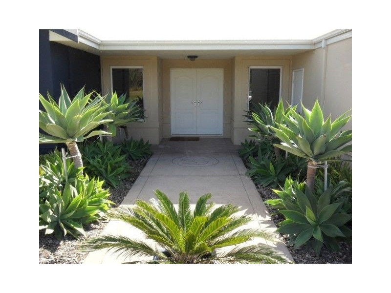 5 Riviera Way, Pelican Point WA 6230