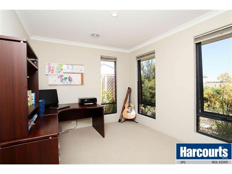 2 Greenough Place, Millbridge WA 6232