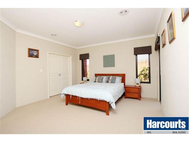 2 Greenough Place, Millbridge WA 6232