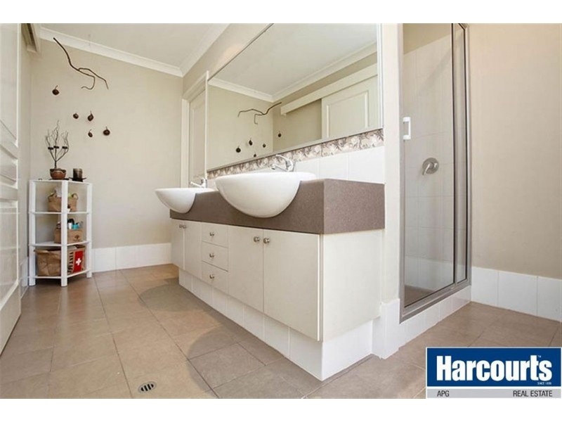 2 Greenough Place, Millbridge WA 6232