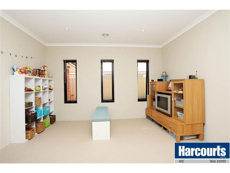 2 Greenough Place, Millbridge WA 6232