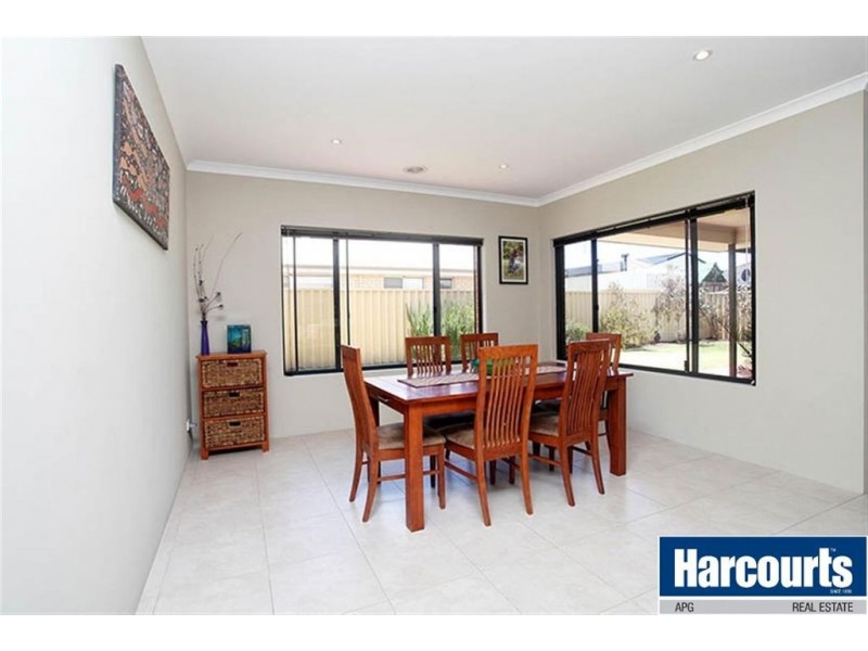 2 Greenough Place, Millbridge WA 6232