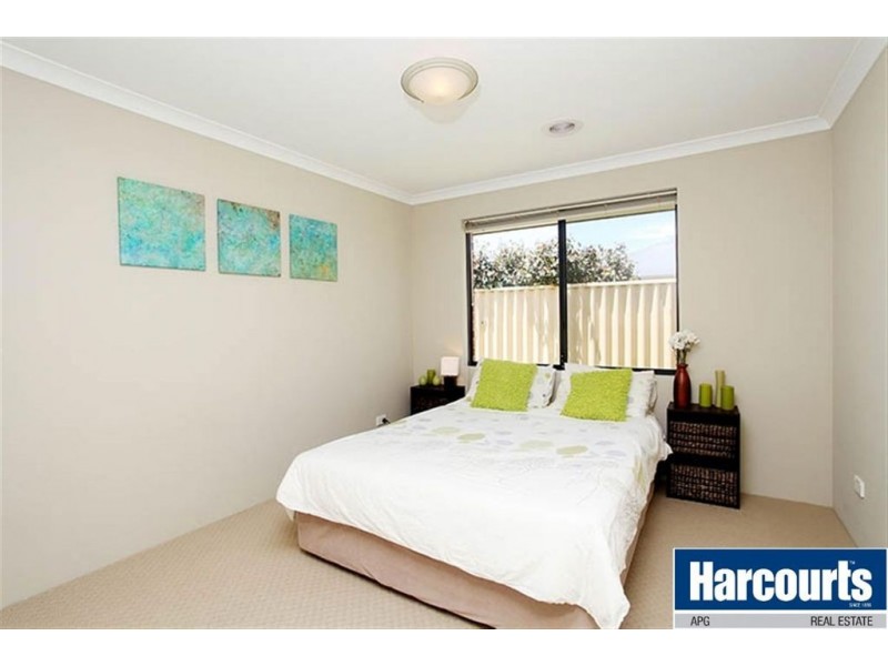 2 Greenough Place, Millbridge WA 6232