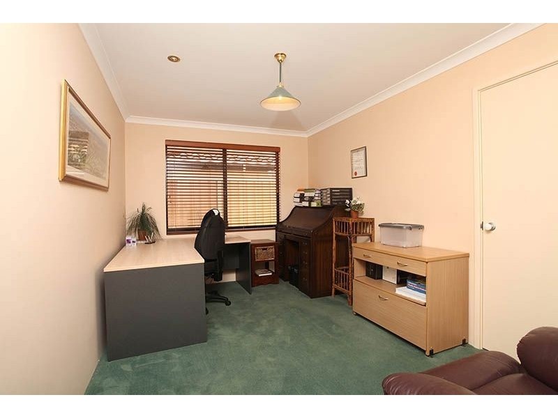 15 Gleneagle Way, Pelican Point WA 6230