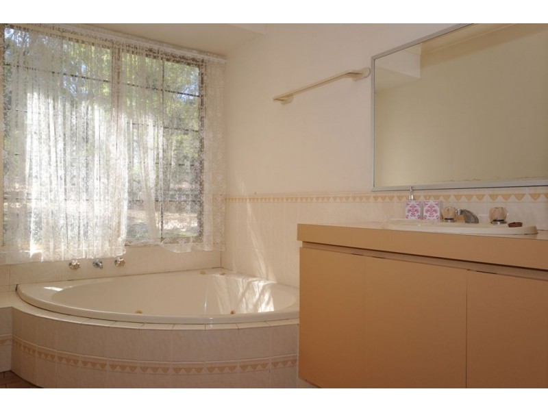 11 Hilduna Drive, Stratham WA 6237