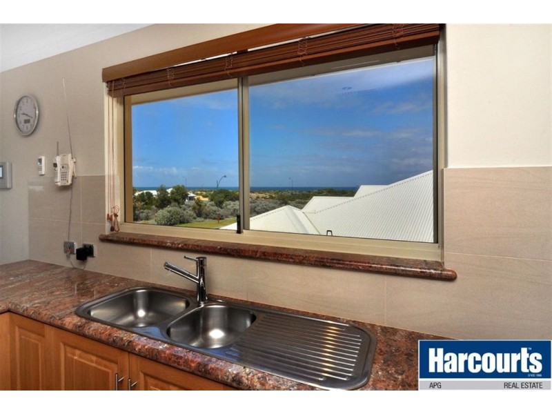 11 Naroona Drive, Dalyellup WA 6230