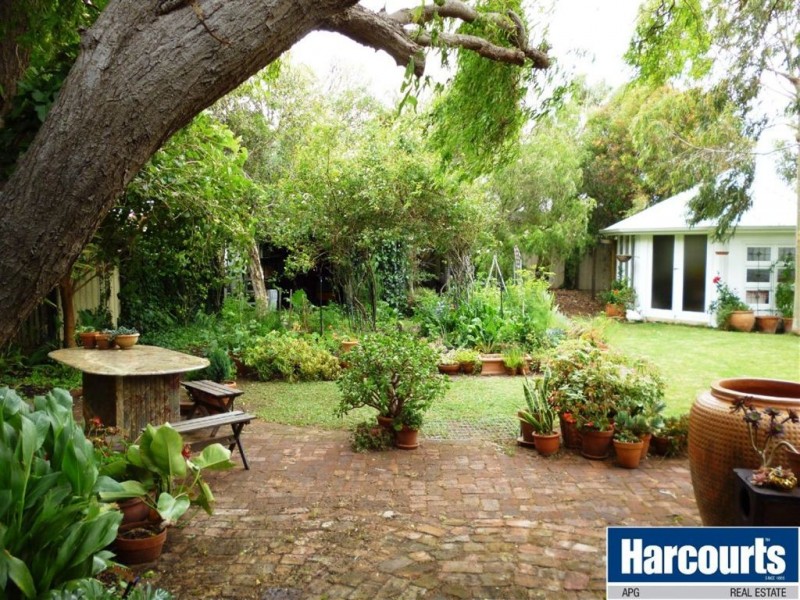 16 Rodsted Street, Bunbury WA 6230