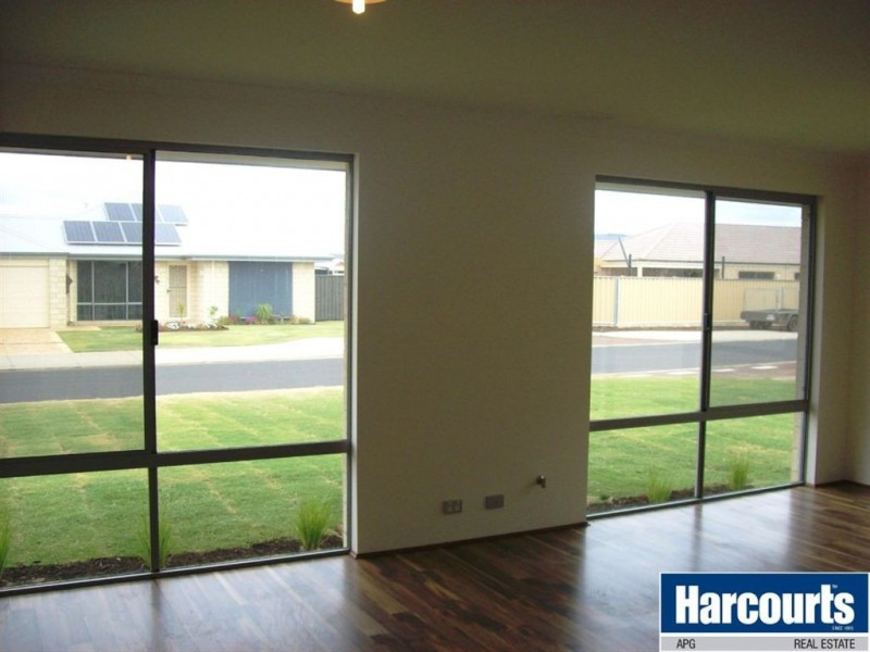 1/2 Gorrie Lane, Dalyellup WA 6230