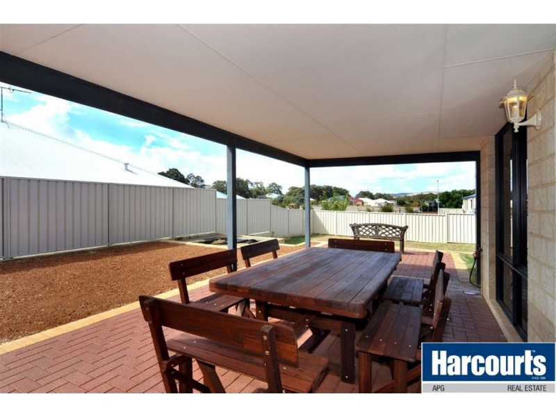10 Gibson Terrace, Burekup WA 6227