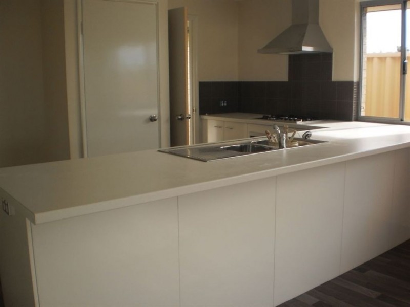 2/328 Parade Road, Dalyellup WA 6230