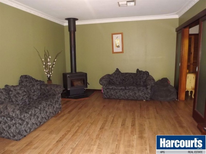 69 Bucktin Street, Collie WA 6225