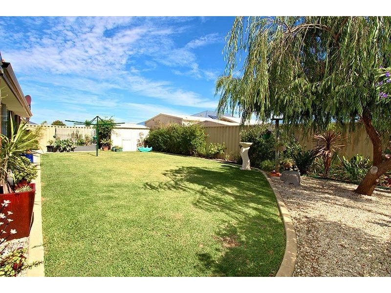53 Swan Avenue, Millbridge WA 6232
