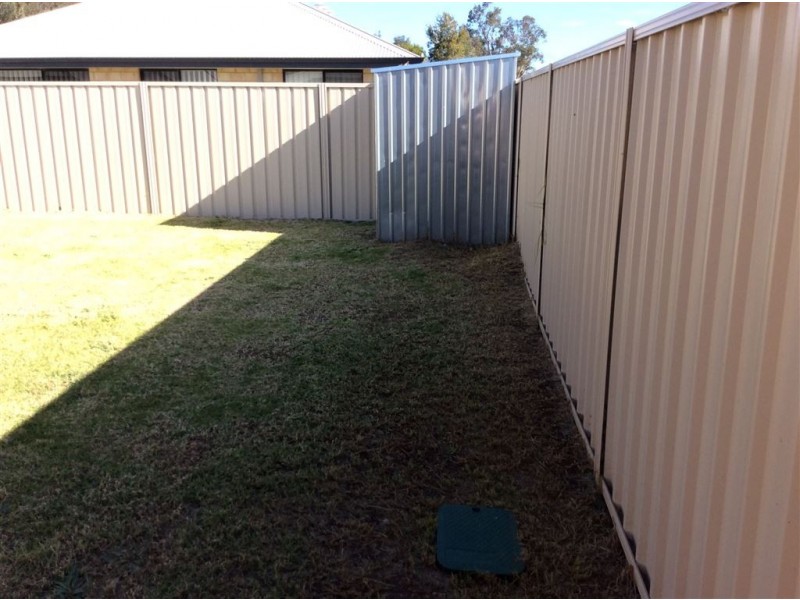 1/60 Capel Drive, Capel WA 6271