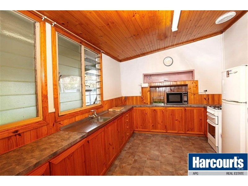 10 Sommers Road, Brunswick WA 6224