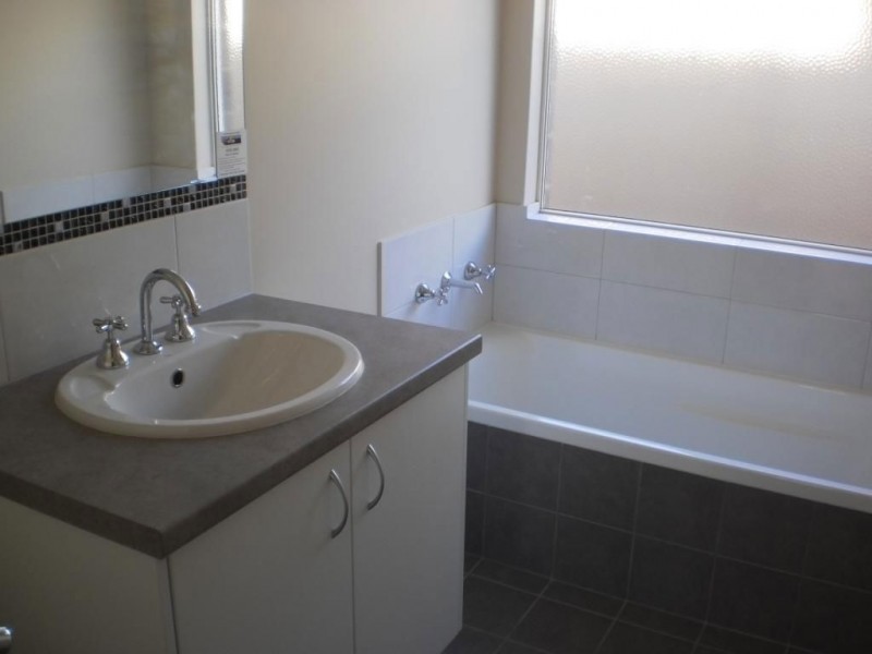 11 Barwon Way, Australind WA 6233