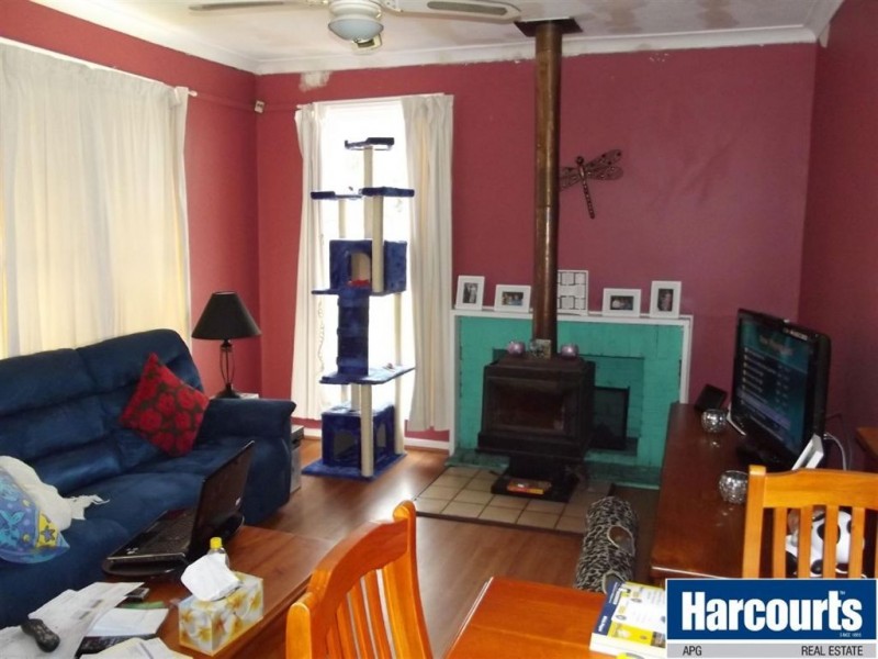 11 Cable Street, Collie WA 6225