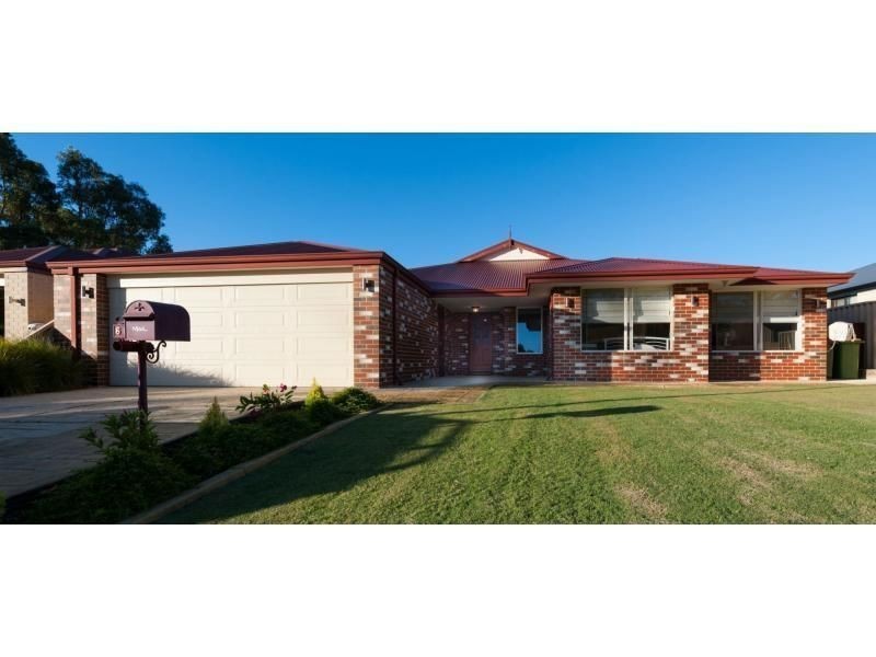 6 Possum Way, College Grove WA 6230