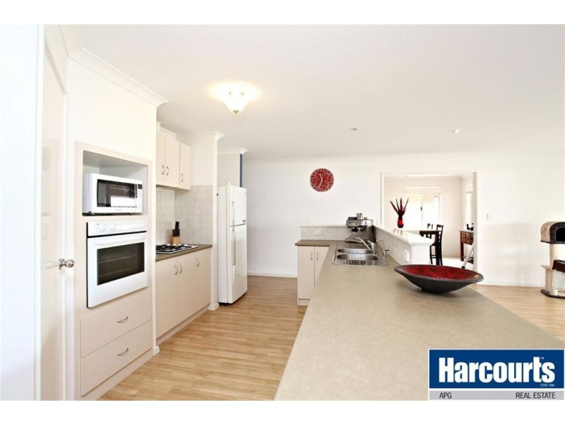 6 Possum Way, College Grove WA 6230