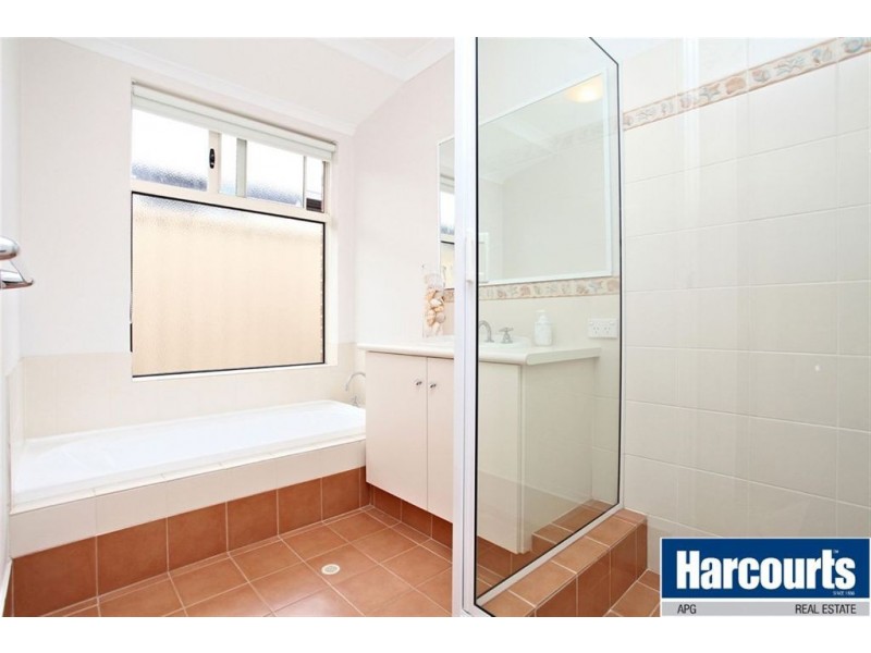 6 Possum Way, College Grove WA 6230