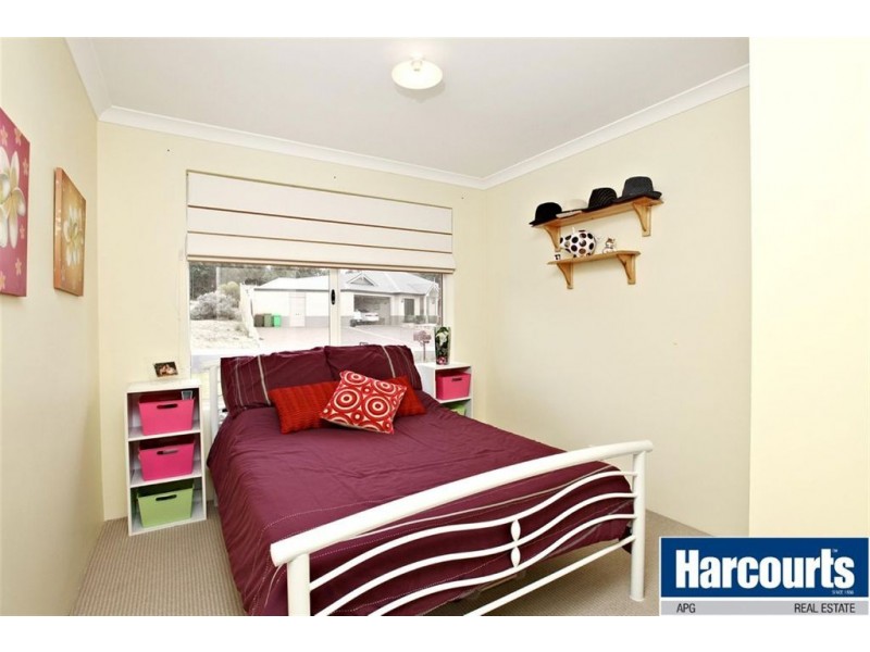 6 Possum Way, College Grove WA 6230