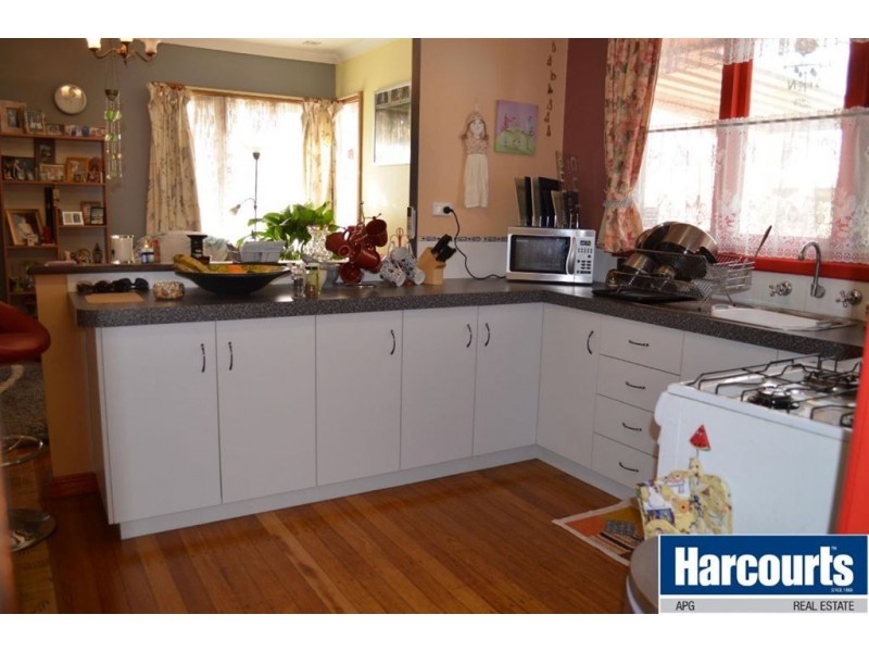 8 Nandup Street, Carey Park WA 6230