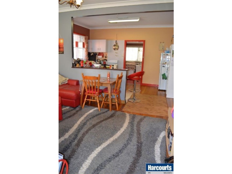 8 Nandup Street, Carey Park WA 6230