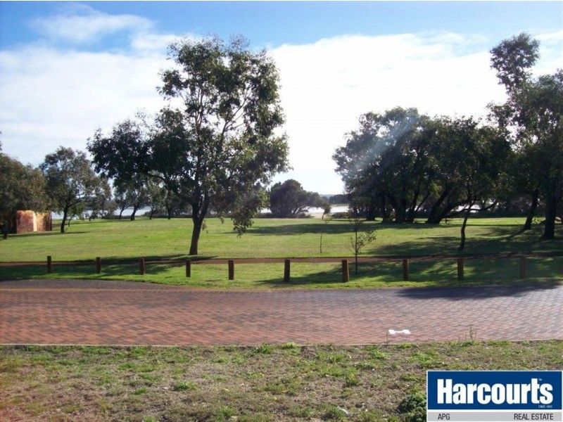 23 Lerici Circle, Pelican Point WA 6230