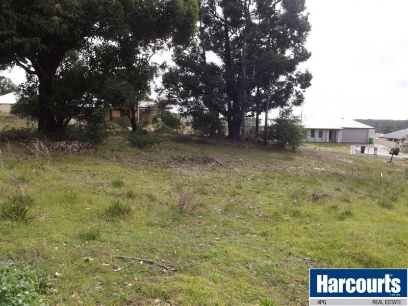 15 Robina Rise, Collie WA 6225