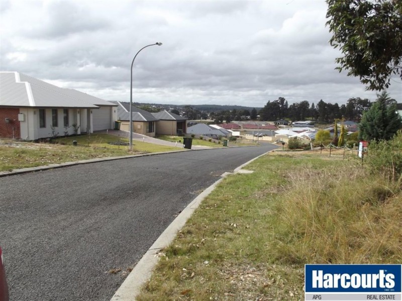 15 Robina Rise, Collie WA 6225