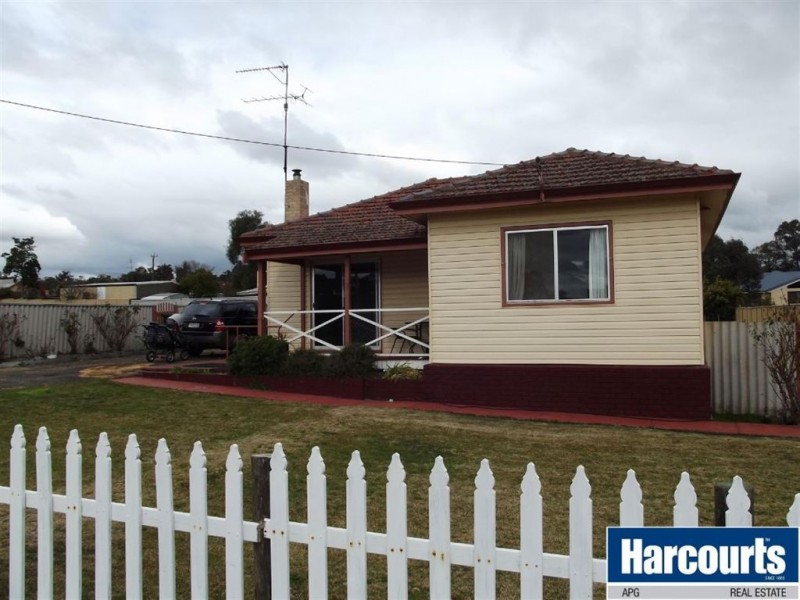 7 Burrowes Street, Darkan WA 6392