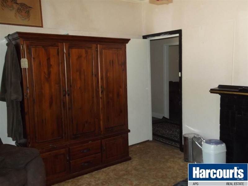 4 Bessell Crescent, Collie WA 6225