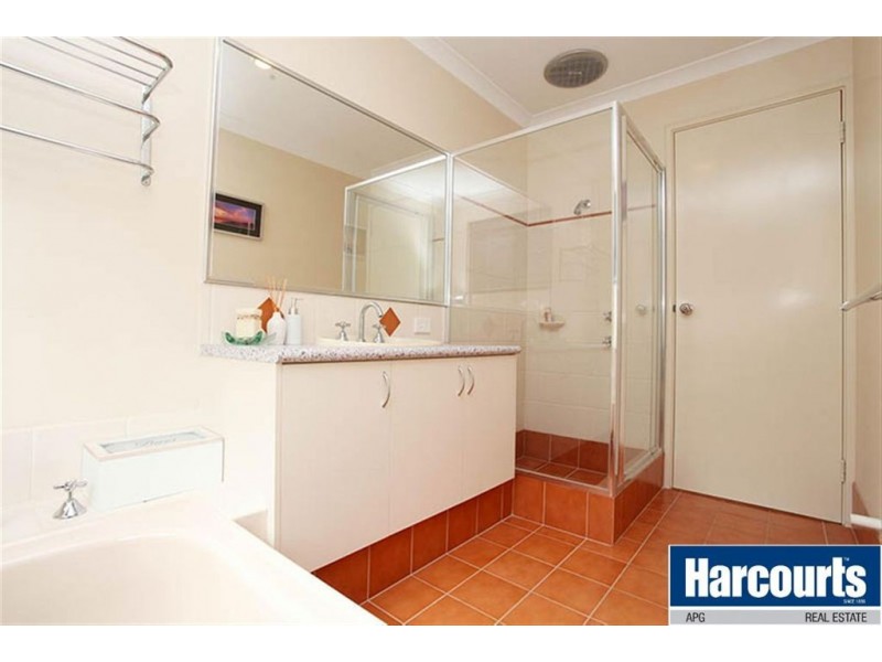20 Hertford Elbow, College Grove WA 6230