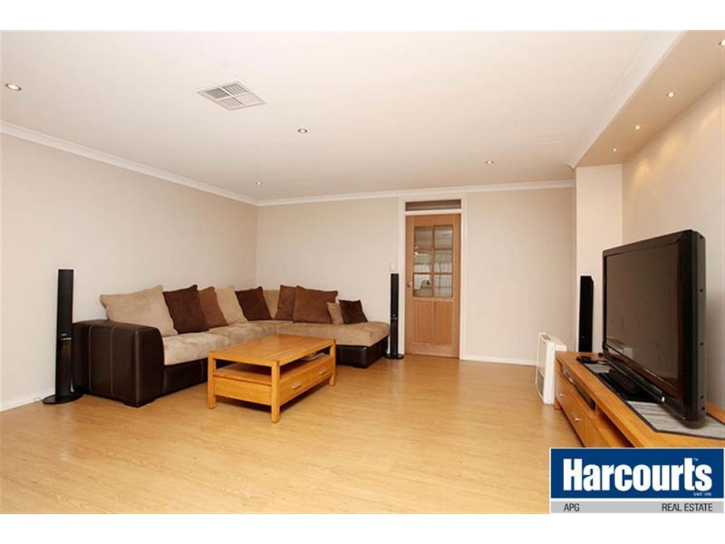 20 Hertford Elbow, College Grove WA 6230